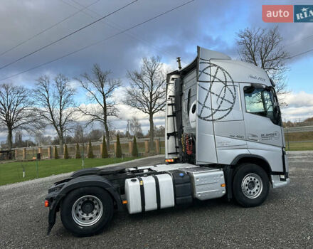 Сірий Вольво FH 13, об'ємом двигуна 12.9 л та пробігом 821 тис. км за 41900 $, фото 4 на Automoto.ua