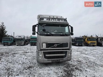 Сірий Вольво FH 13, об'ємом двигуна 13 л та пробігом 100 тис. км за 21900 $, фото 1 на Automoto.ua