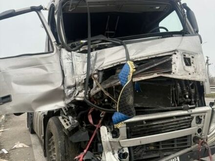 Сірий Вольво FH 13, об'ємом двигуна 12.78 л та пробігом 16 тис. км за 8000 $, фото 1 на Automoto.ua