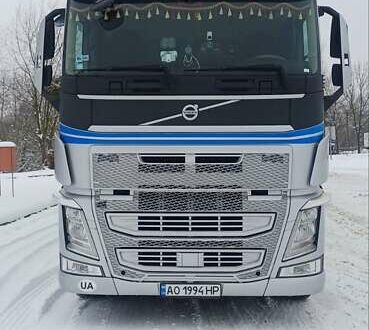 Серый Вольво FH 13, объемом двигателя 12.78 л и пробегом 945 тыс. км за 31600 $, фото 1 на Automoto.ua