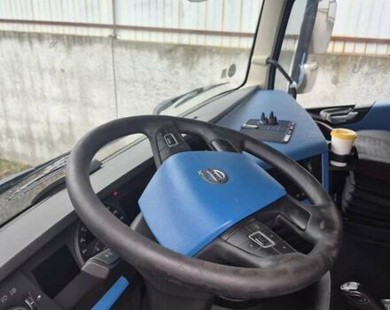 Синий Вольво FH 13, объемом двигателя 12.78 л и пробегом 1 тыс. км за 37000 $, фото 6 на Automoto.ua