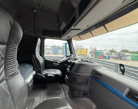 Синий Вольво FH 13, объемом двигателя 12.9 л и пробегом 1000 тыс. км за 22800 $, фото 24 на Automoto.ua