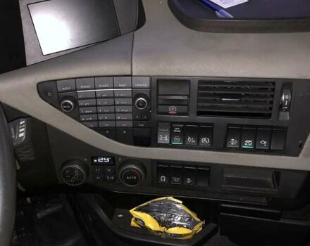 Синий Вольво FH 13, объемом двигателя 13 л и пробегом 950 тыс. км за 31700 $, фото 8 на Automoto.ua