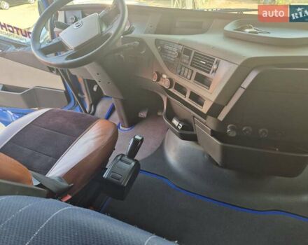 Синий Вольво FH 13, объемом двигателя 12.78 л и пробегом 850 тыс. км за 26000 $, фото 8 на Automoto.ua