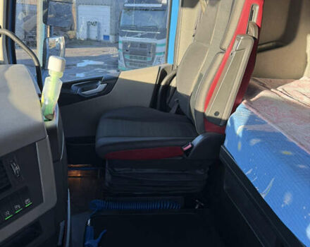 Синий Вольво FH 13, объемом двигателя 12.78 л и пробегом 1 тыс. км за 31000 $, фото 4 на Automoto.ua