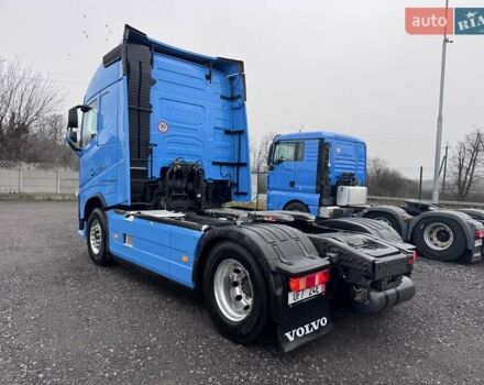 Синий Вольво FH 13, объемом двигателя 0 л и пробегом 918 тыс. км за 43072 $, фото 3 на Automoto.ua