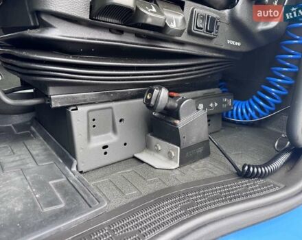 Синій Вольво FH 13, об'ємом двигуна 12.7 л та пробігом 918 тис. км за 43500 $, фото 48 на Automoto.ua