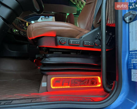 Вольво FH 13 2018 у Дніпро (Дніпропетровську) на Automoto.ua Синій Вольво FH 13, об'ємом двигуна 12.78 л та пробігом 1000 тис. км за 55700 $, фото 42 на Automoto.ua