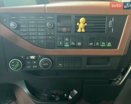 Вольво FH 13 2018 у Дніпро (Дніпропетровську) на Automoto.ua Синій Вольво FH 13, об'ємом двигуна 12.78 л та пробігом 1000 тис. км за 55700 $, фото 43 на Automoto.ua