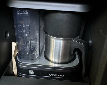 Синий Вольво FH 13, объемом двигателя 12.8 л и пробегом 42 тыс. км за 98500 $, фото 35 на Automoto.ua