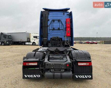 Синий Вольво FH 13, объемом двигателя 12.9 л и пробегом 440 тыс. км за 86891 $, фото 5 на Automoto.ua