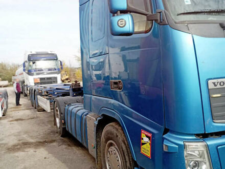 Синий Вольво FH 13, объемом двигателя 12.78 л и пробегом 990 тыс. км за 23000 $, фото 1 на Automoto.ua