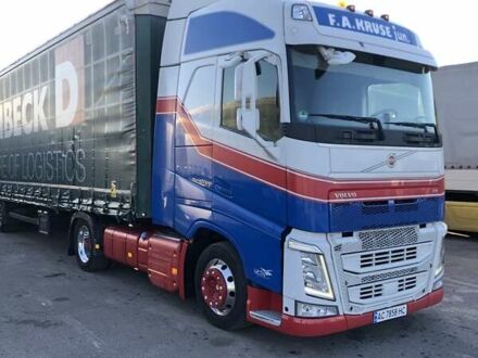 Синий Вольво FH 13, объемом двигателя 13 л и пробегом 950 тыс. км за 31700 $, фото 1 на Automoto.ua
