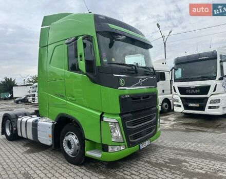 Зелений Вольво FH 13, об'ємом двигуна 12.7 л та пробігом 960 тис. км за 34900 $, фото 9 на Automoto.ua