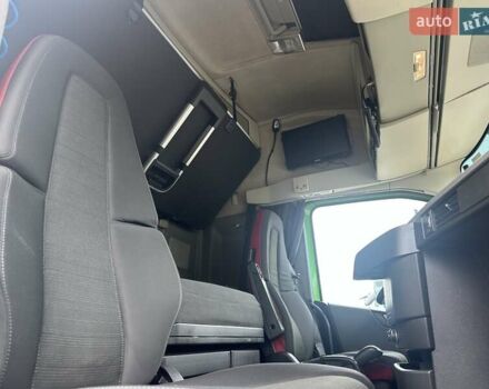 Зелений Вольво FH 13, об'ємом двигуна 12.7 л та пробігом 960 тис. км за 34900 $, фото 16 на Automoto.ua