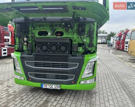 Зелений Вольво FH 13, об'ємом двигуна 12.7 л та пробігом 960 тис. км за 34900 $, фото 18 на Automoto.ua