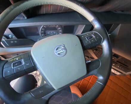 Оранжевый Вольво FH 13, объемом двигателя 12.78 л и пробегом 958 тыс. км за 40000 $, фото 9 на Automoto.ua