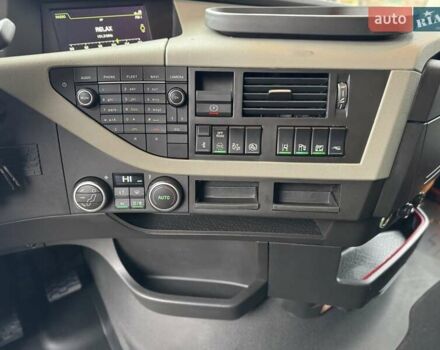 Оранжевый Вольво FH 13, объемом двигателя 12.9 л и пробегом 599 тыс. км за 40060 $, фото 29 на Automoto.ua