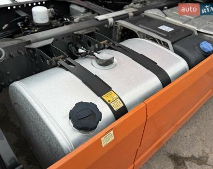 Оранжевый Вольво FH 13, объемом двигателя 12.9 л и пробегом 599 тыс. км за 40060 $, фото 18 на Automoto.ua