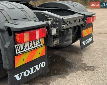 Оранжевый Вольво FH 13, объемом двигателя 12.9 л и пробегом 599 тыс. км за 40060 $, фото 24 на Automoto.ua