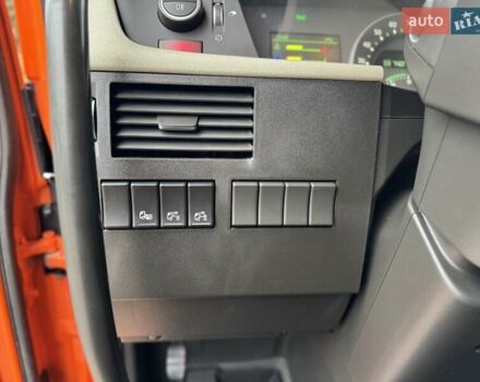 Оранжевый Вольво FH 13, объемом двигателя 12.9 л и пробегом 599 тыс. км за 40060 $, фото 38 на Automoto.ua