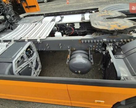 Оранжевый Вольво FH 13, объемом двигателя 12.8 л и пробегом 822 тыс. км за 44777 $, фото 9 на Automoto.ua