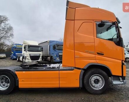 Оранжевый Вольво FH 13, объемом двигателя 12.8 л и пробегом 822 тыс. км за 44777 $, фото 2 на Automoto.ua