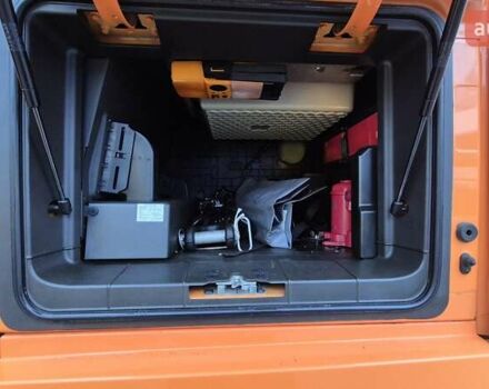 Оранжевый Вольво FH 13, объемом двигателя 12.8 л и пробегом 822 тыс. км за 44777 $, фото 16 на Automoto.ua