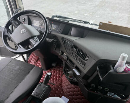 Белый Вольво FH 16, объемом двигателя 4.6 л и пробегом 970 тыс. км за 42999 $, фото 9 на Automoto.ua