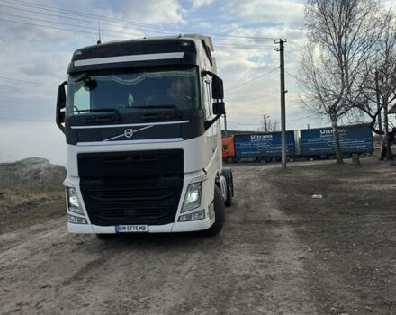 Білий Вольво FH 16, об'ємом двигуна 12.78 л та пробігом 900 тис. км за 36700 $, фото 2 на Automoto.ua