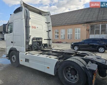 Белый Вольво FH 16, объемом двигателя 12.8 л и пробегом 1 тыс. км за 18500 $, фото 2 на Automoto.ua