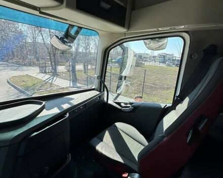 Білий Вольво FH 16, об'ємом двигуна 12.77 л та пробігом 900 тис. км за 28500 $, фото 13 на Automoto.ua