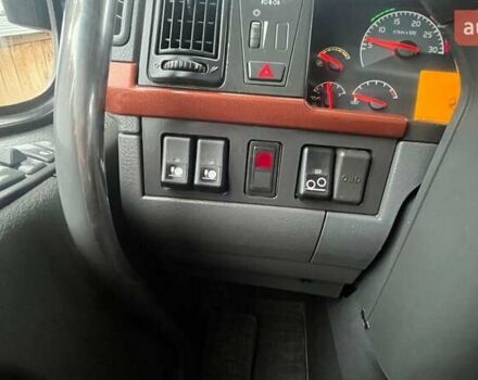 Черный Вольво FH 16, объемом двигателя 16 л и пробегом 122 тыс. км за 42000 $, фото 26 на Automoto.ua