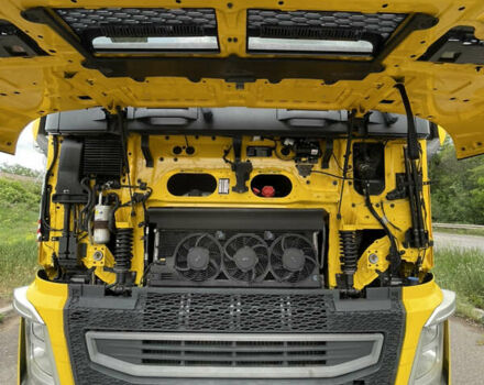 Желтый Вольво FH 16, объемом двигателя 12.78 л и пробегом 860 тыс. км за 28500 $, фото 11 на Automoto.ua