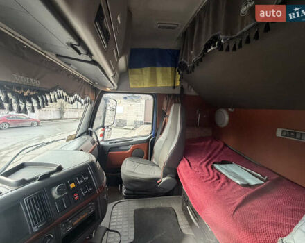 Синий Вольво FH 16, объемом двигателя 16.12 л и пробегом 724 тыс. км за 34000 $, фото 9 на Automoto.ua