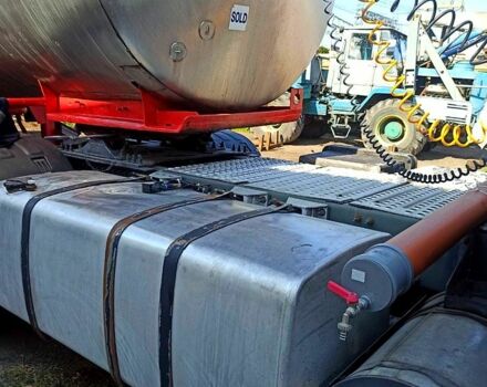 Белый Вольво ФХ, объемом двигателя 12.1 л и пробегом 1000 тыс. км за 8700 $, фото 3 на Automoto.ua
