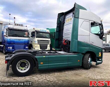 Зелений Вольво FH, об'ємом двигуна 0.13 л та пробігом 871 тис. км за 46500 $, фото 2 на Automoto.ua