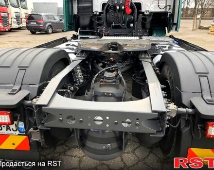 Зелений Вольво FH, об'ємом двигуна 0.13 л та пробігом 871 тис. км за 46500 $, фото 4 на Automoto.ua