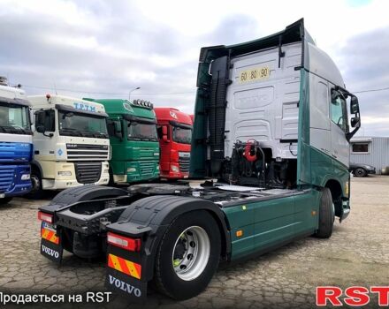 Зелений Вольво FH, об'ємом двигуна 0.13 л та пробігом 871 тис. км за 46500 $, фото 3 на Automoto.ua