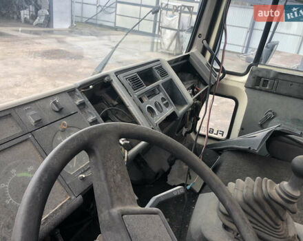 Белый Вольво FL 6, объемом двигателя 5.48 л и пробегом 650 тыс. км за 5900 $, фото 7 на Automoto.ua