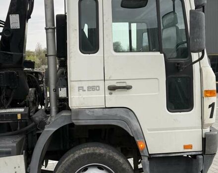 Белый Вольво FL 6, объемом двигателя 5.5 л и пробегом 185 тыс. км за 38000 $, фото 3 на Automoto.ua