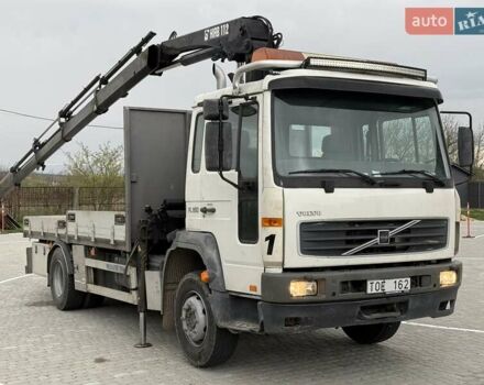 Белый Вольво FL 6, объемом двигателя 5.5 л и пробегом 185 тыс. км за 38000 $, фото 2 на Automoto.ua