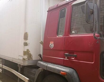 Красный Вольво FL 6, объемом двигателя 6 л и пробегом 439 тыс. км за 8500 $, фото 2 на Automoto.ua