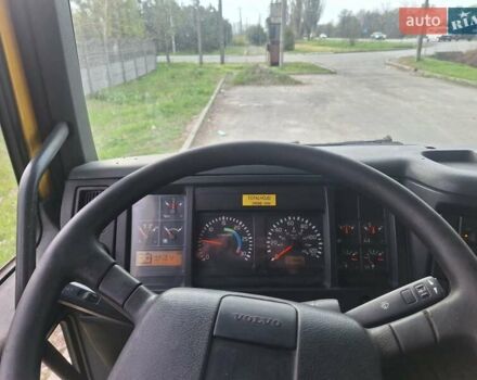 Желтый Вольво FL 6, объемом двигателя 6 л и пробегом 600 тыс. км за 10000 $, фото 10 на Automoto.ua
