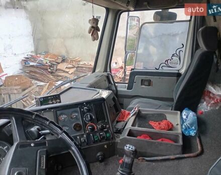 Белый Вольво FL 7, объемом двигателя 0 л и пробегом 705 тыс. км за 9000 $, фото 4 на Automoto.ua