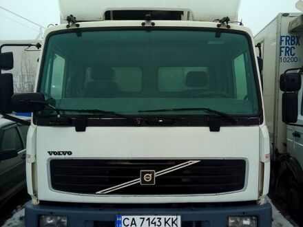 Белый Вольво ФЛ, объемом двигателя 5.5 л и пробегом 750 тыс. км за 9300 $, фото 1 на Automoto.ua