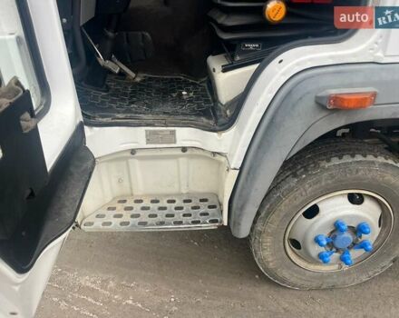 Білий Вольво ФЛЦ, об'ємом двигуна 4 л та пробігом 212 тис. км за 7300 $, фото 9 на Automoto.ua