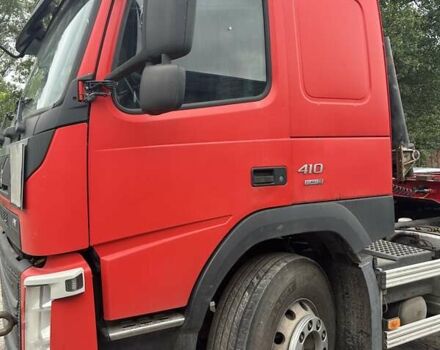 Красный Вольво FM 11, объемом двигателя 10.8 л и пробегом 869 тыс. км за 22500 $, фото 1 на Automoto.ua