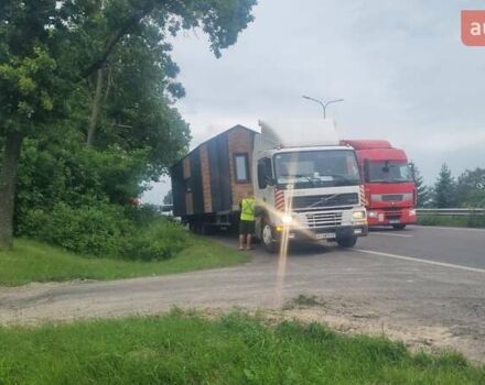 Білий Вольво ФМ 12, об'ємом двигуна 12 л та пробігом 300 тис. км за 5000 $, фото 2 на Automoto.ua