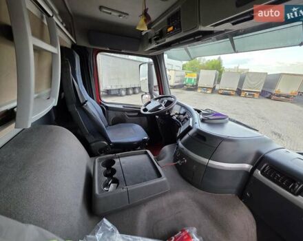 Красный Вольво ФМ 12, объемом двигателя 13 л и пробегом 830 тыс. км за 44800 $, фото 8 на Automoto.ua